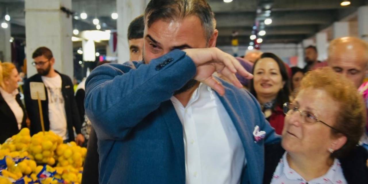 Milletvekili Seçilemeyen Adaya Sakladığı Posterini Gösterince Duygu Dolu Anlar Yaşandı