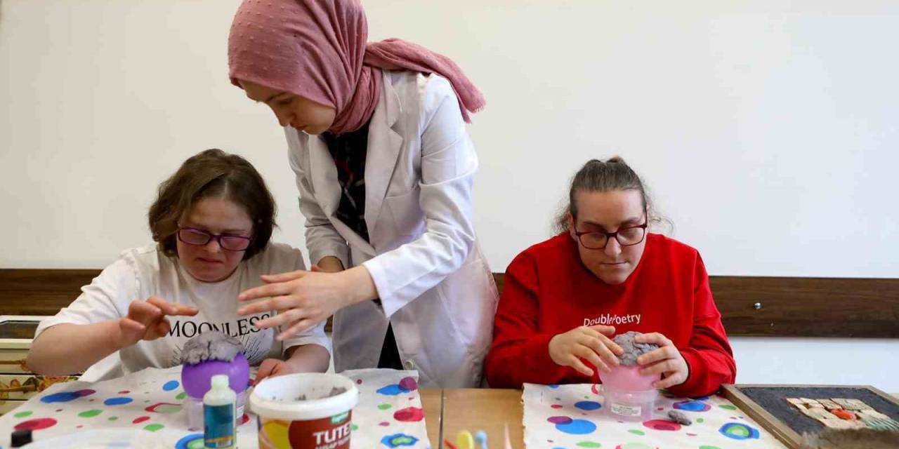 Engel Tanımayan Öğrenciler Atıkları, Sanata Dönüştürüyor