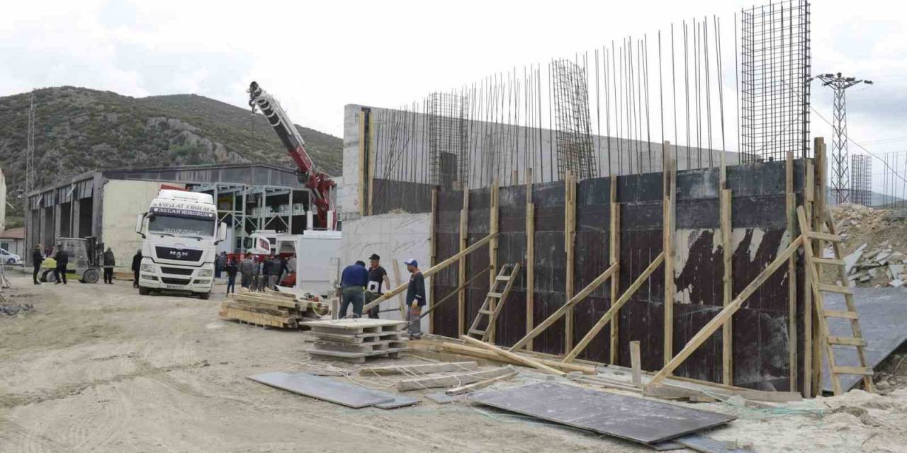Doğaltaş Ve Beton Elemanları Tesisine Kurulan Yeni Beton Mikseri İle Üretim 3 Katına Çıkarılıyor