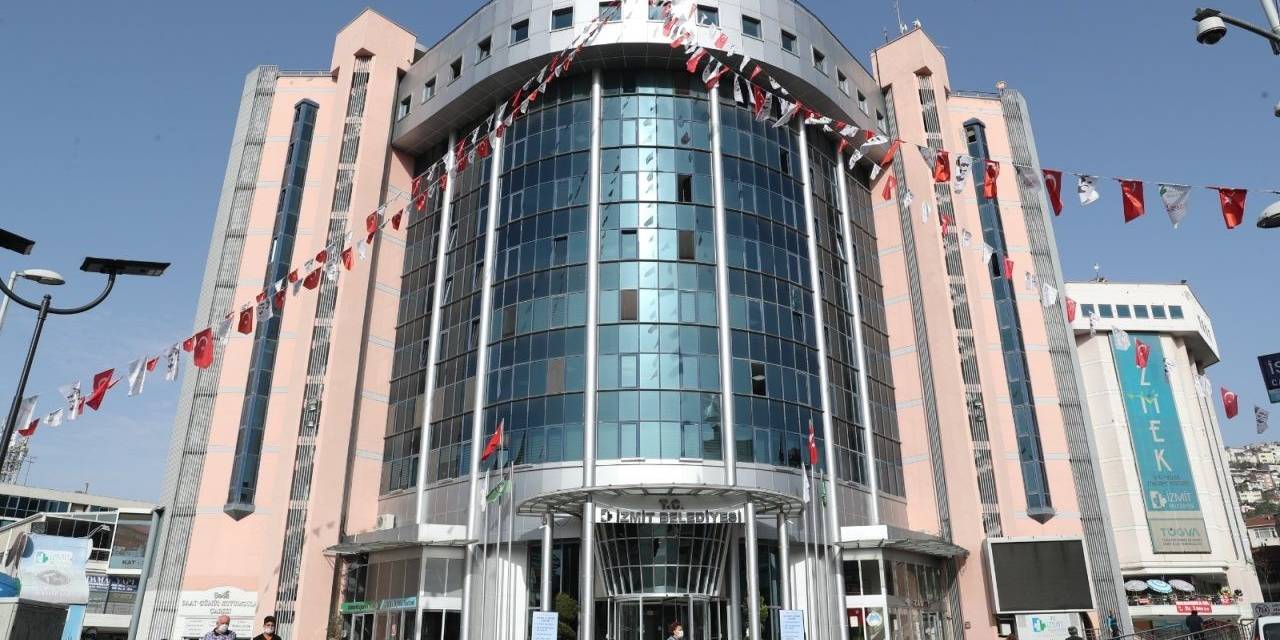 İzmit Belediyesi Gelir Birimi Hafta Sonu Da Hizmet Verecek