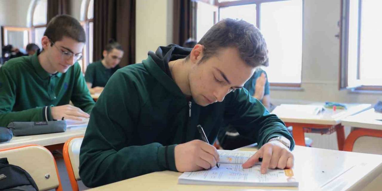 Meb, Yks’ye Hazırlanacak Meslek Liselilere "akademik Destek Programı"nı Başlatıyor