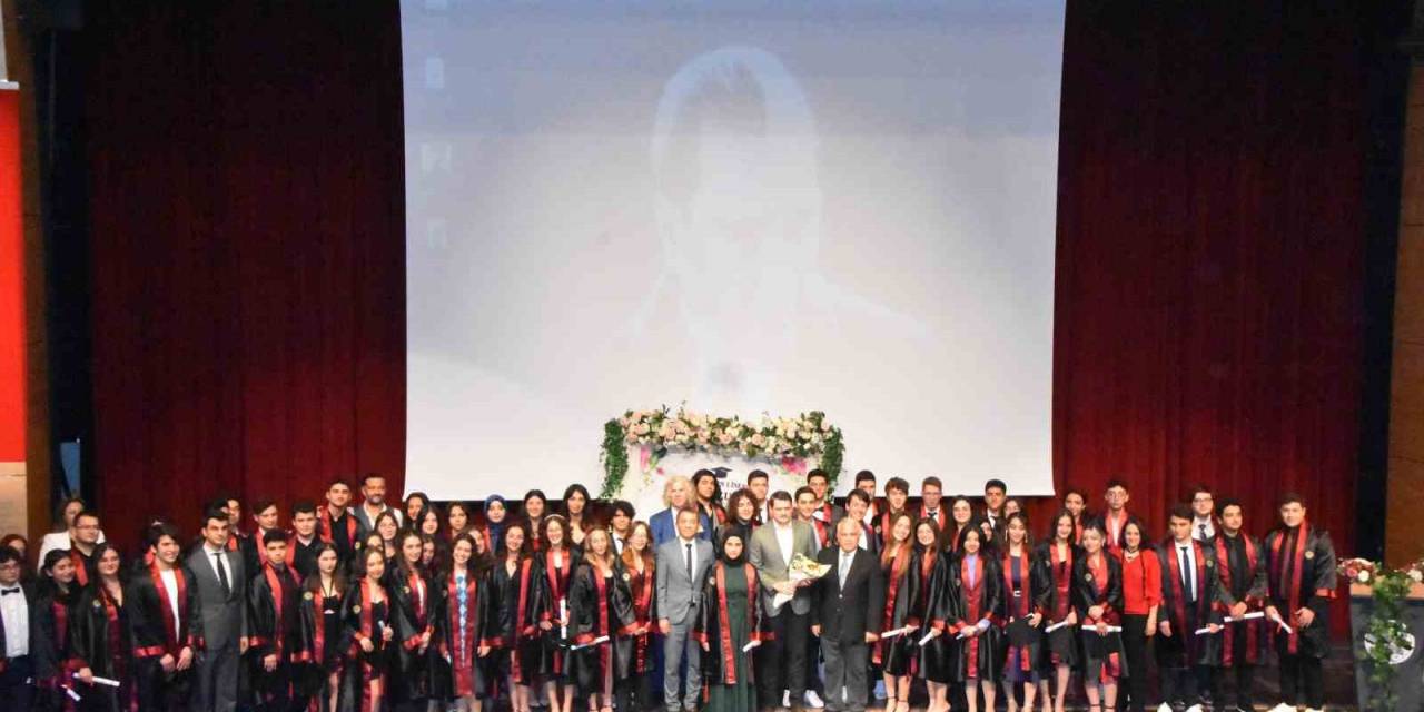 Sinop Fen Lisesi’nde Mezuniyet Coşkusu