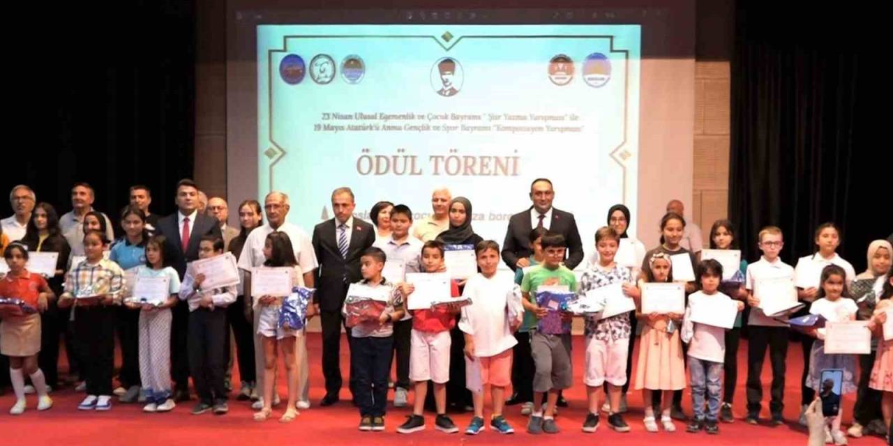 Toroslar’da Şiir Ve Kompozisyon Yarışmasında Ödüller Sahiplerini Buldu
