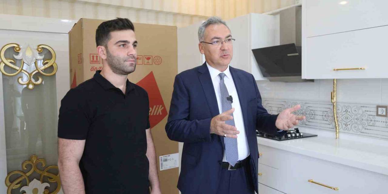 Yeni Çiftlerin Ev İhtiyaçları Giderilmeye Başlandı