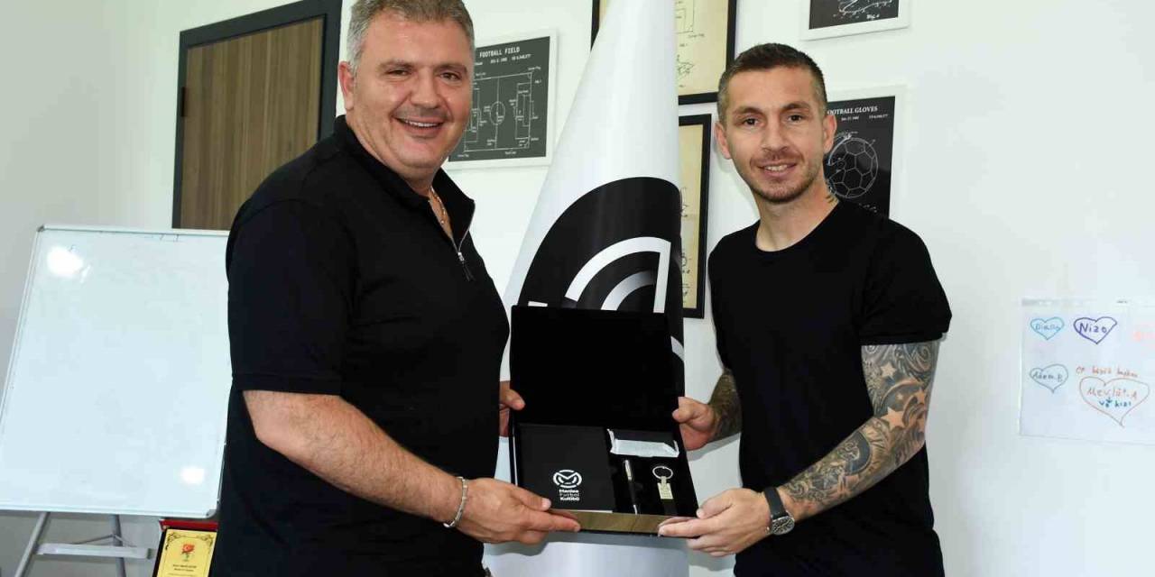 Manisa Fk’da Adem Büyük İle Yollar Ayrıldı