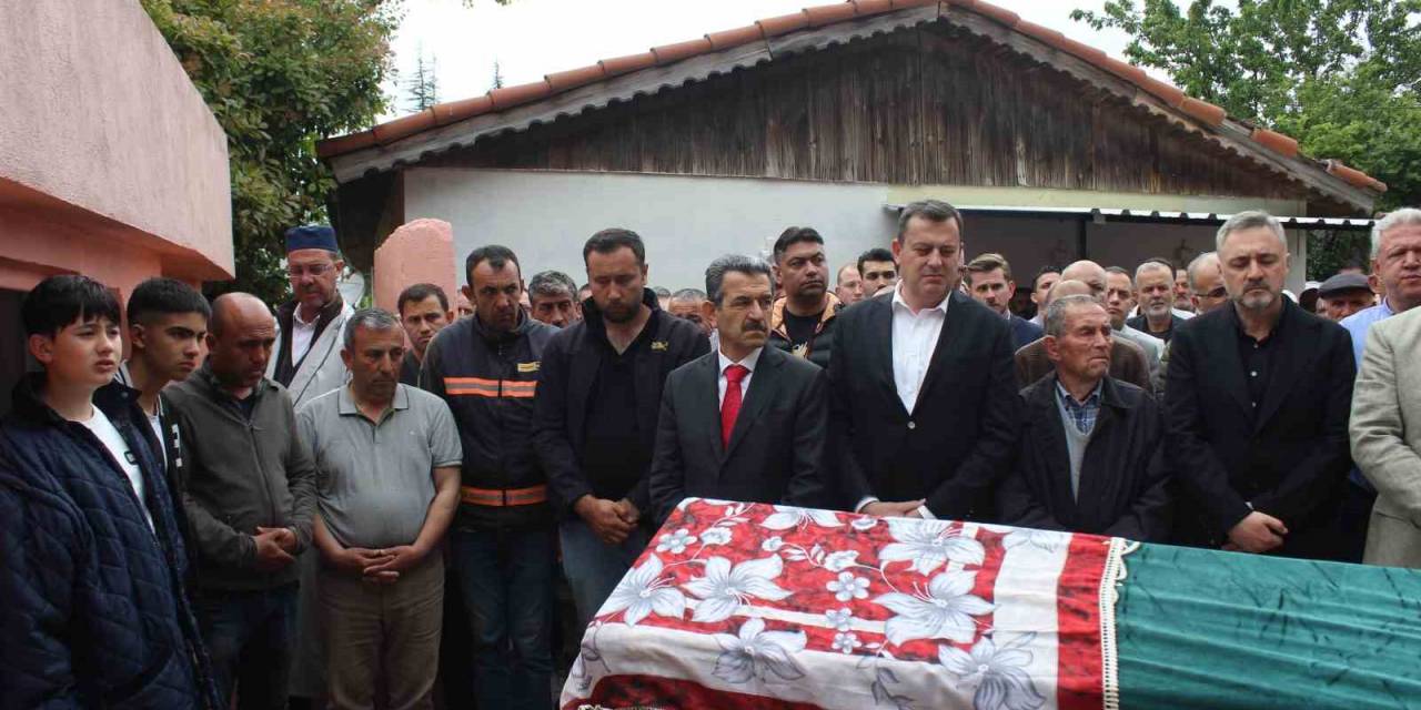 Nikahlarına Bir Gün Kala Hayatlarını Kaybeden Genç Çift Son Yolculuklarına Uğurlandı