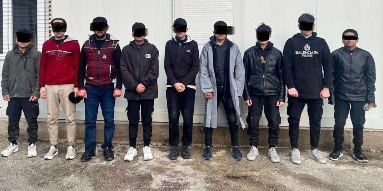 5 Ayda 4 Bin 343 Düzensiz Göçmen Yakalandı, 3 Bini Sınır Dışı Edildi