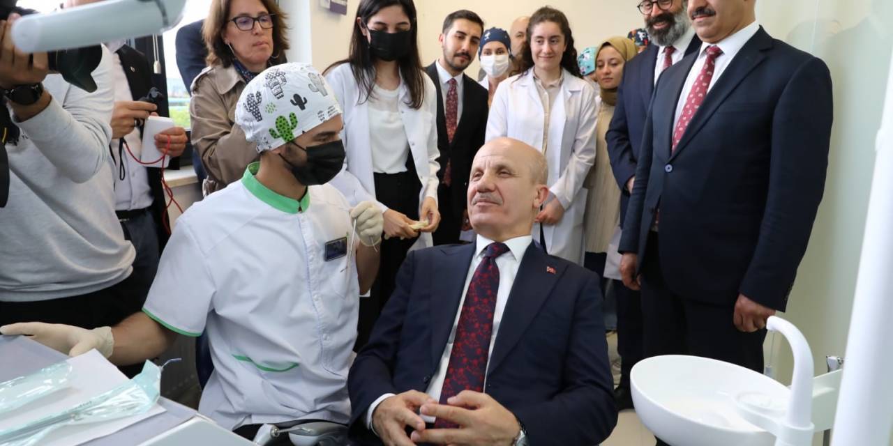 Ağız Ve Diş Sağlığı Merkezinin Açılış Törenine Katılan Yök Başkanı Özvar, Diş Muayenesi Oldu