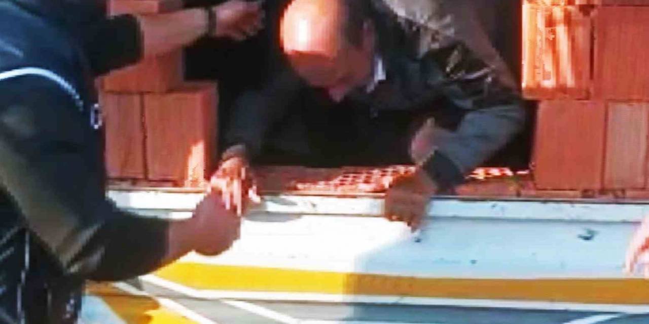 Kamyon Kasasında Tuğla Kamuflajlı Göçmen Kaçakçılığı