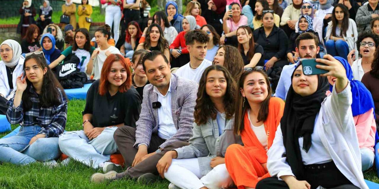 Genç Kuşak İle Söz Gençlerde