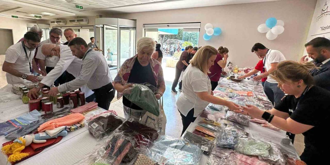 Deü’nün ’gönül Köprüsü’ Depremzede Kadınlara Gelir Olacak