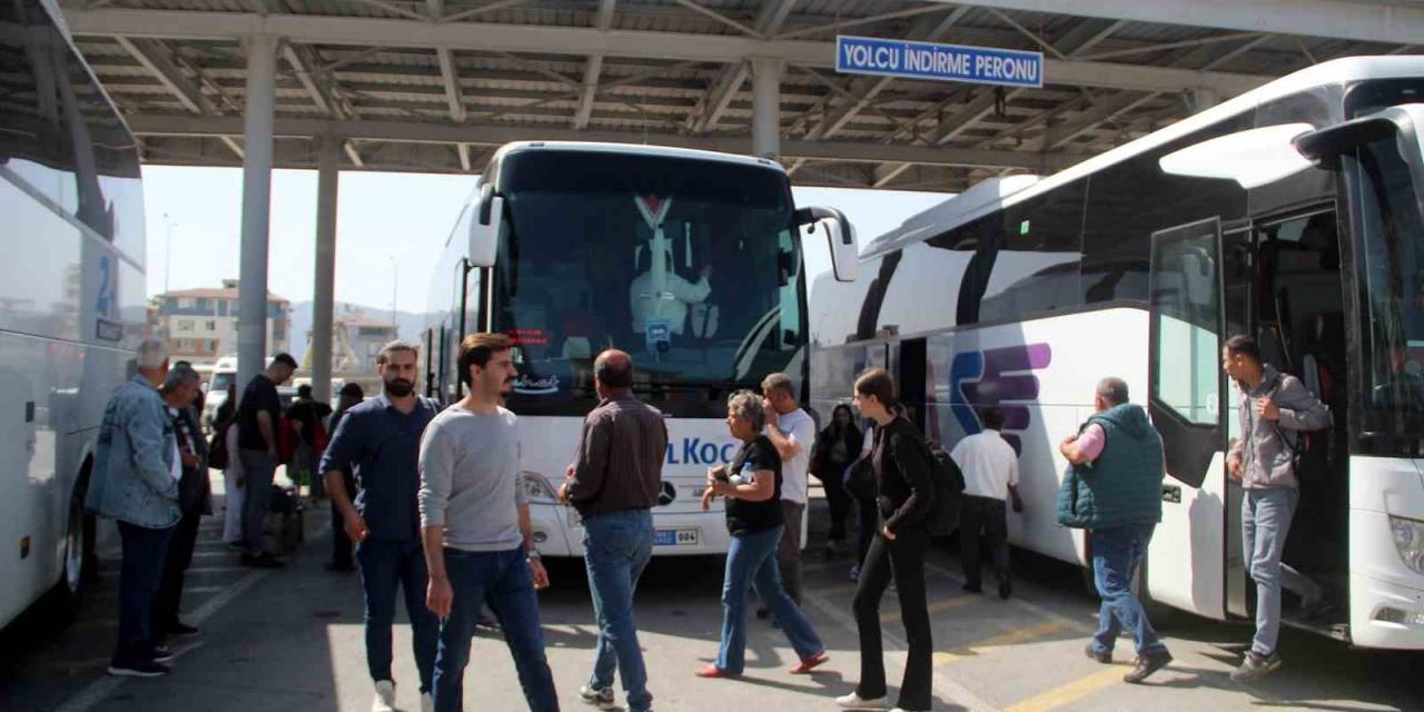 Hatay Otogarında Depremzedelerin Seçim Yoğunluğu