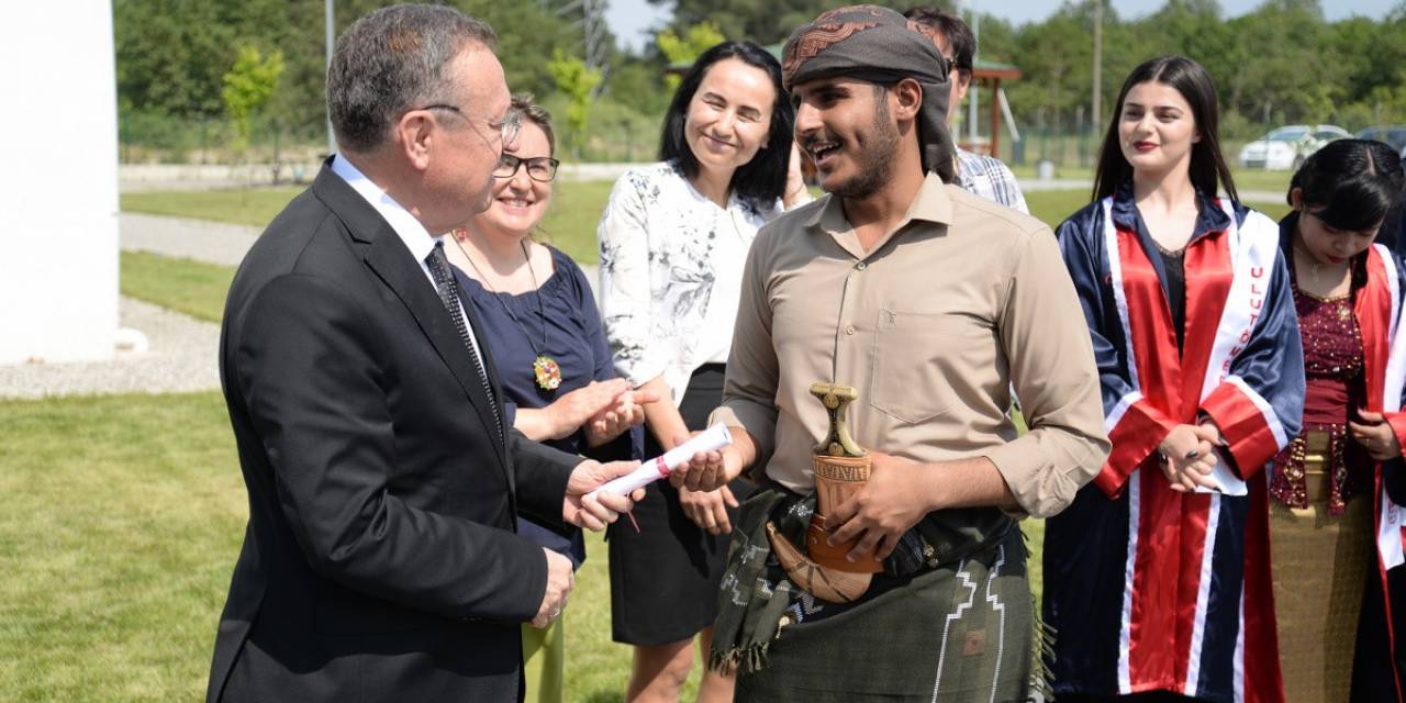 Misafir Öğrencilerin Mezuniyet Coşkusu