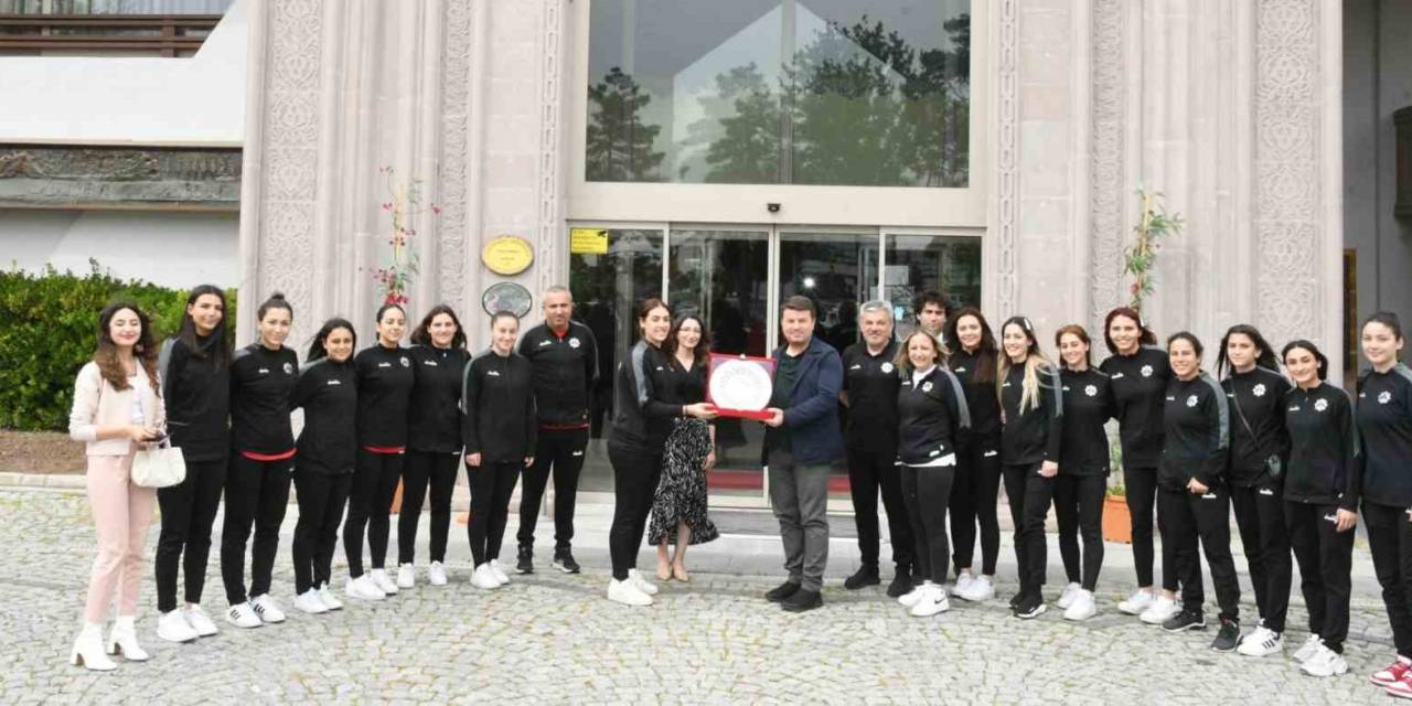 Aksaray’da Çifte Şampiyonluk Sevinci Yaşanıyor