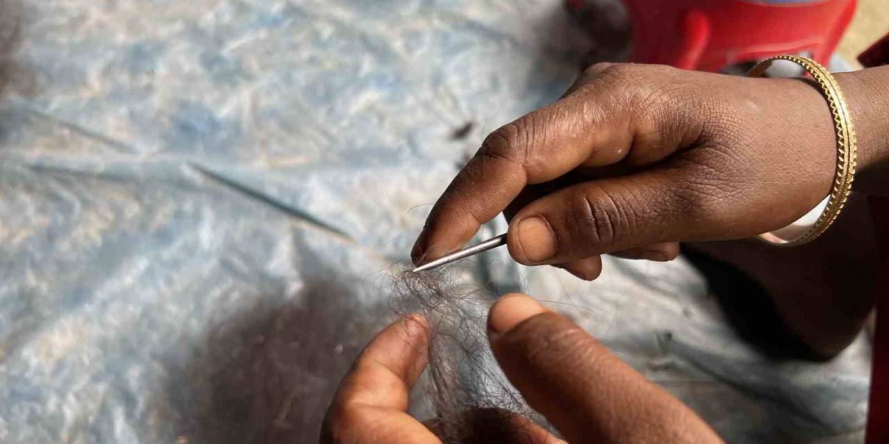 Bangladeşli Kadınlar Günlük 50 Takaya Çalışıp 8 Bin Taka Değerinde Peruk Üretiyor