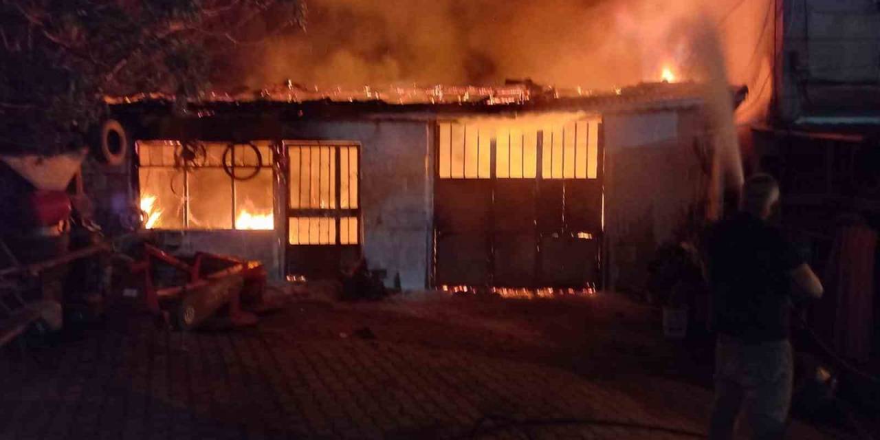 Çatalca’da  Tamirhanede Yangın Çıktı, 1 Kişi Yanarak Öldü