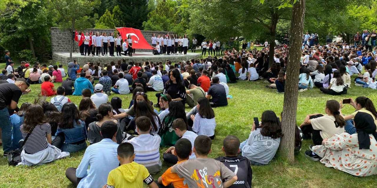 Öğrenciler Lgs Stresini Elazığ Hipodromunda Attı