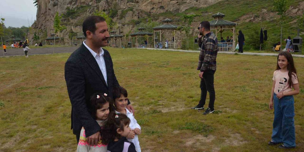 Tatvan’da Bölgenin En Büyük Mesire Alanı Hizmete Açıldı