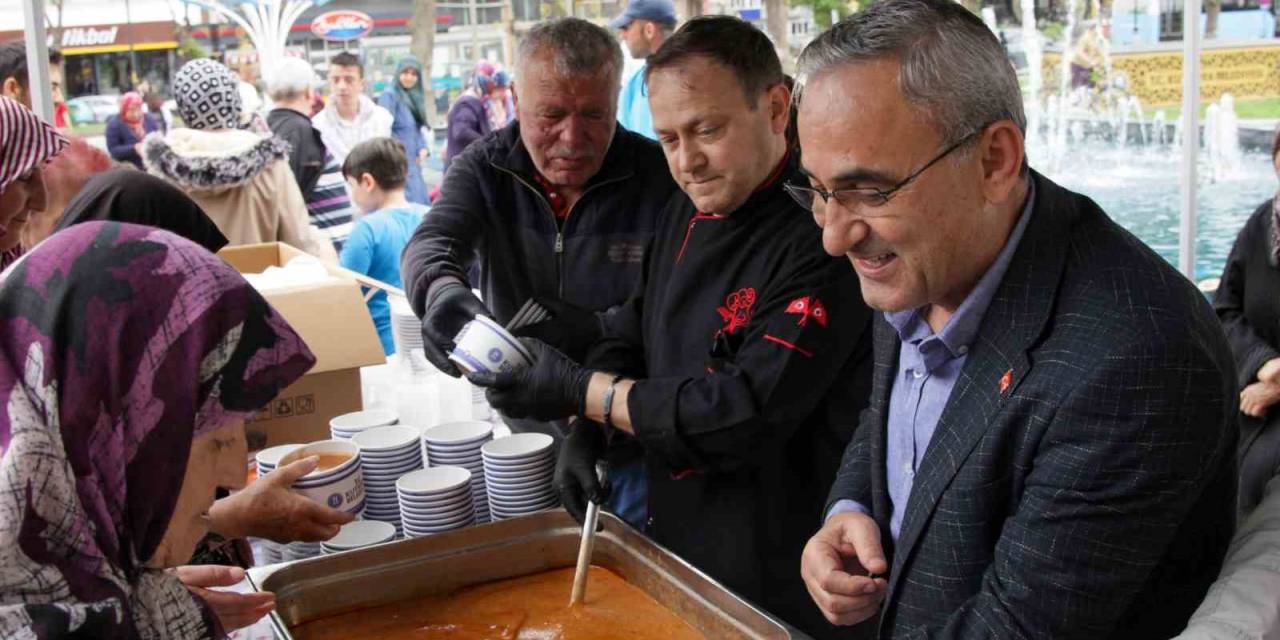 Belediyeden Halka Çorba İkramı