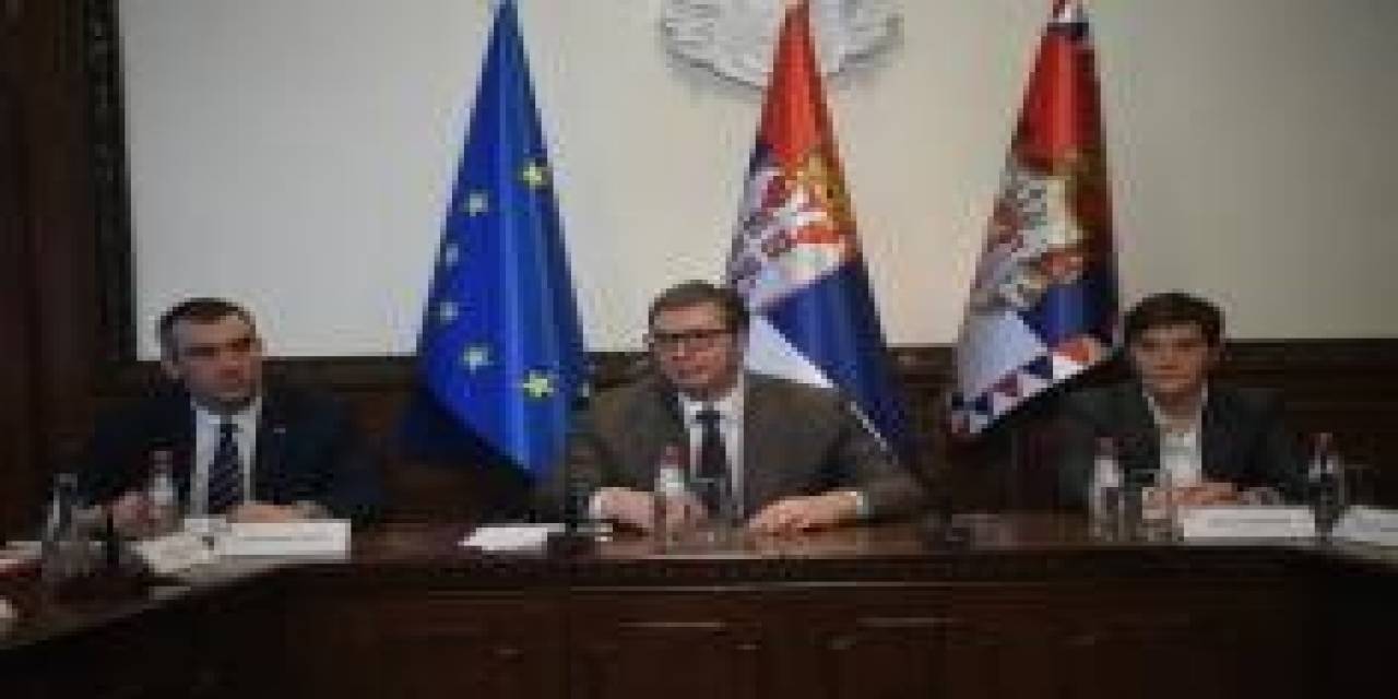 Sırbistan Ordusu Kosova Sınırında Konuşlanıyor