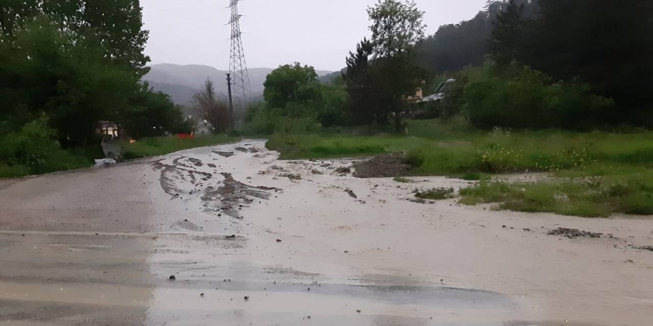 Mudurnu’da Sağanak Hayatı Olumsuz Etkiledi