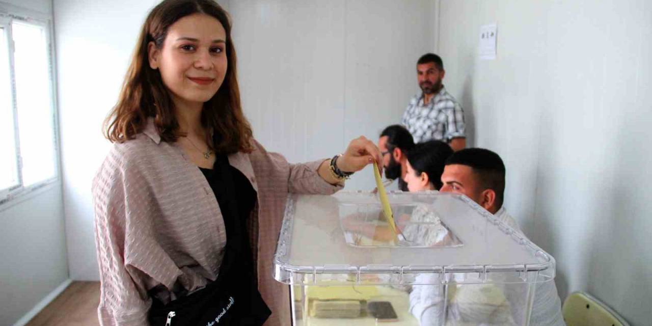 Hatay’da Cumhurbaşkanlığı 2. Tur Seçimi İçin Oy Verme İşlemi Başladı