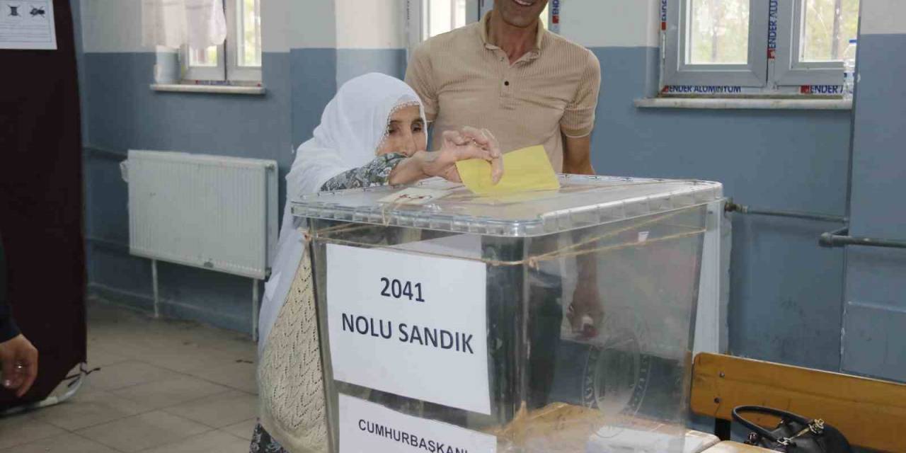 Diyarbakır’da Cumhurbaşkanlığı 2. Tur Seçimi İçin Oy Kullanma İşlemi Başladı
