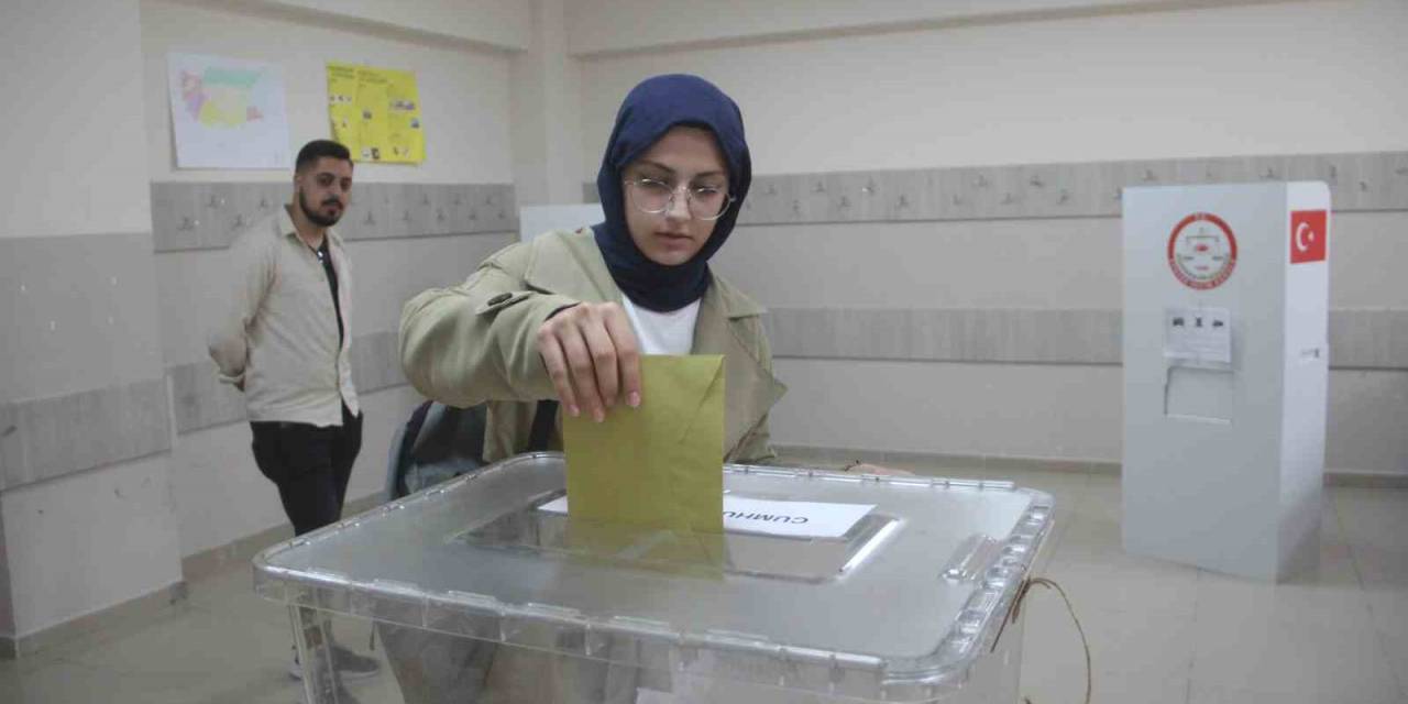 Elazığ’da Oy Kullanma İşlemleri Başladı