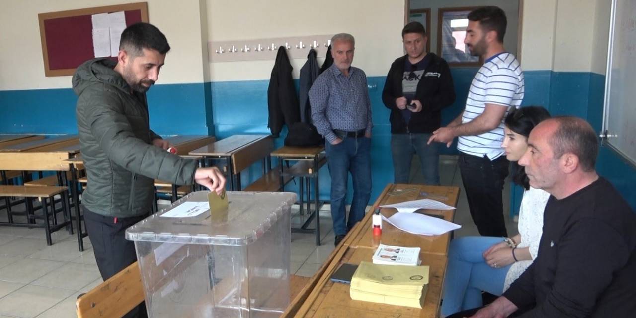 Muş’ta Oy Verme İşlemi Başladı