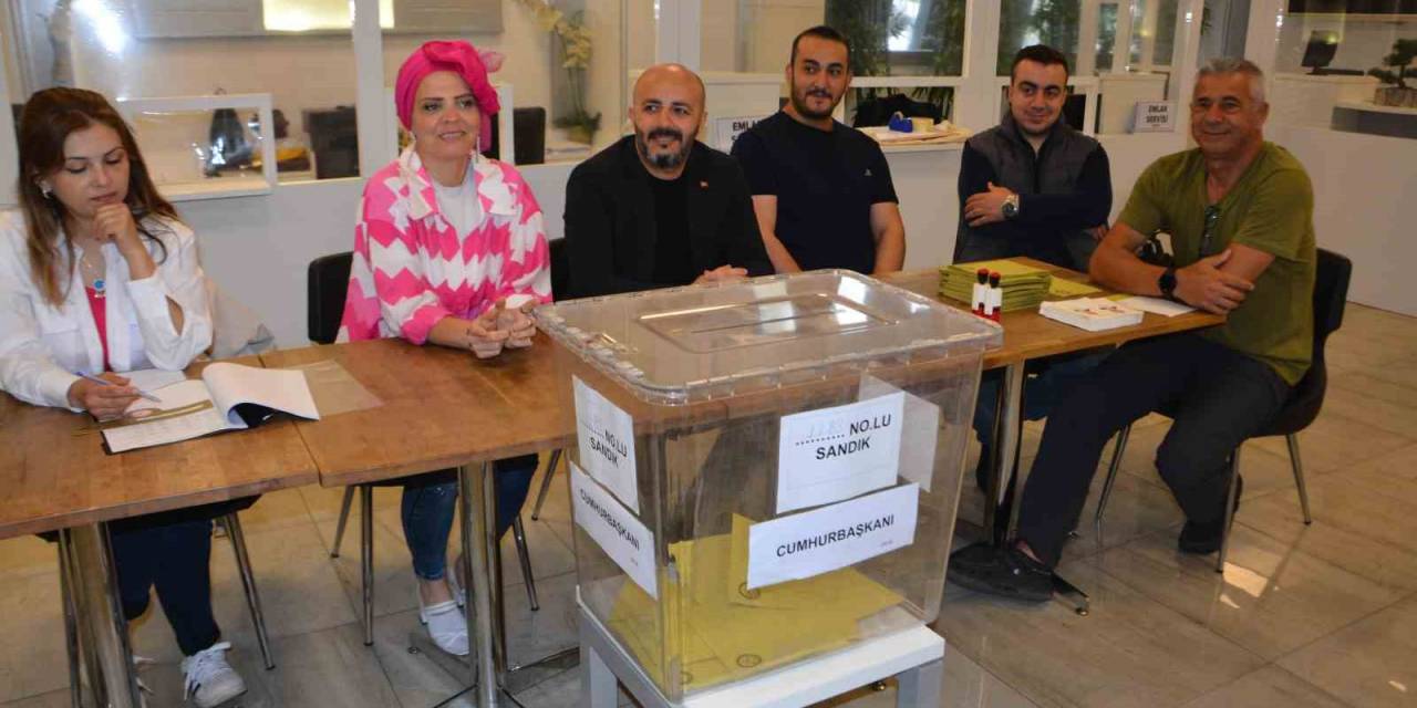 Balıkesir’de Oy Verme İşlemi Başladı