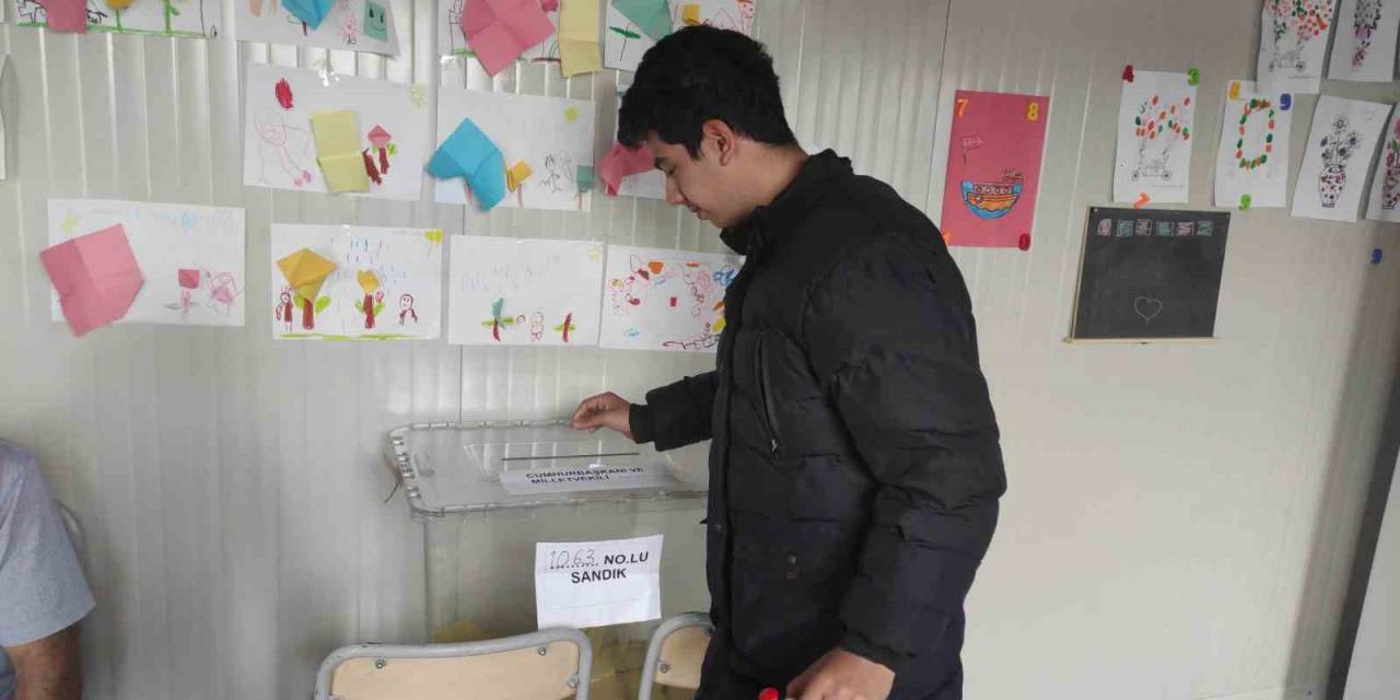 Malatya’da Cumhurbaşkanlığı İçin Oy Kullanma İşlemi Sürüyor