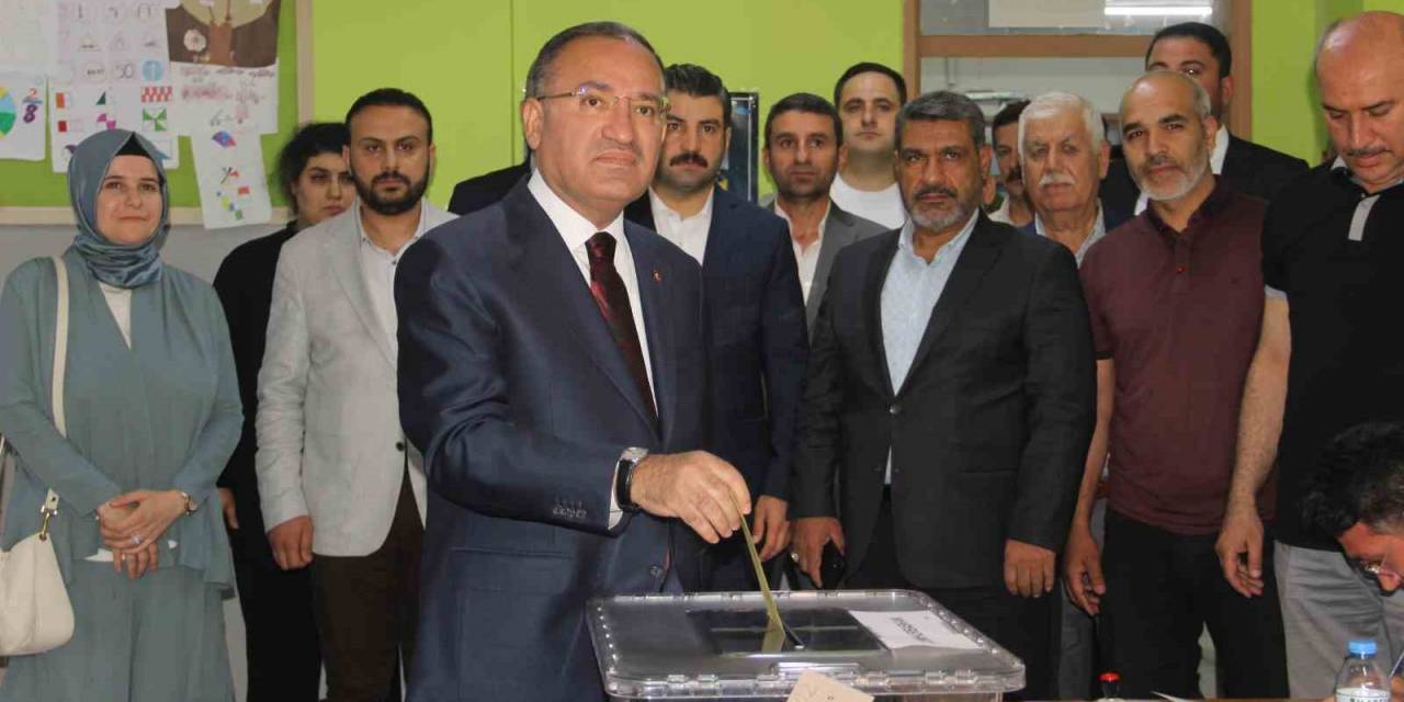 Bakan Bozdağ, Oyunu Şanlıurfa’da Kullandı