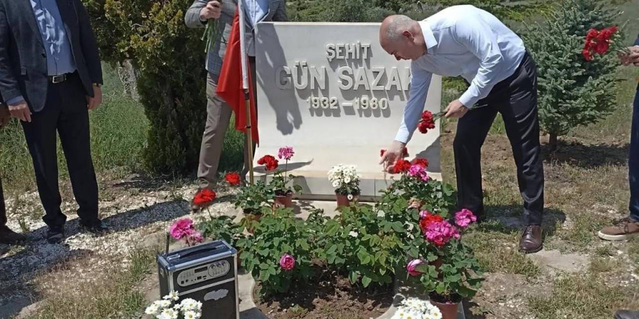 Şehit Gün Sazak Kabri Başında Anıldı