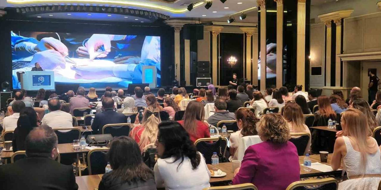 Böbrek Nakli Ameliyatını Doktorlar Canlı İzledi
