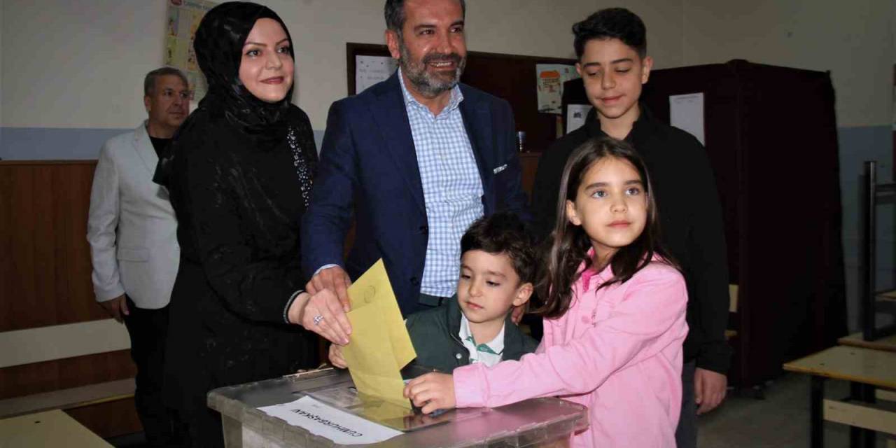 Elazığ Belediye Başkanı Şerifoğulları, Toog İle Geldiği Okulda Oyunu Kullandı