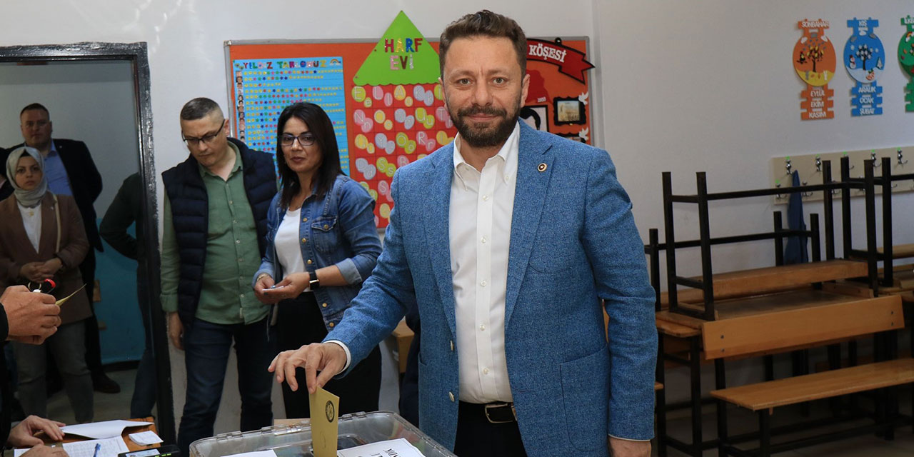 AK Parti Rize Milletvekili Avcı, Rize’de Oy Kullandı