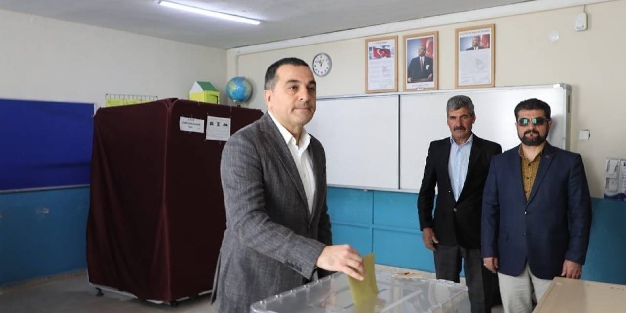 Kars Valisi Türker Öksüz Oyunu Kullandı