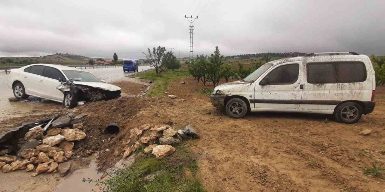 Karaman’da Trafik Kazası: 4 Yaralı