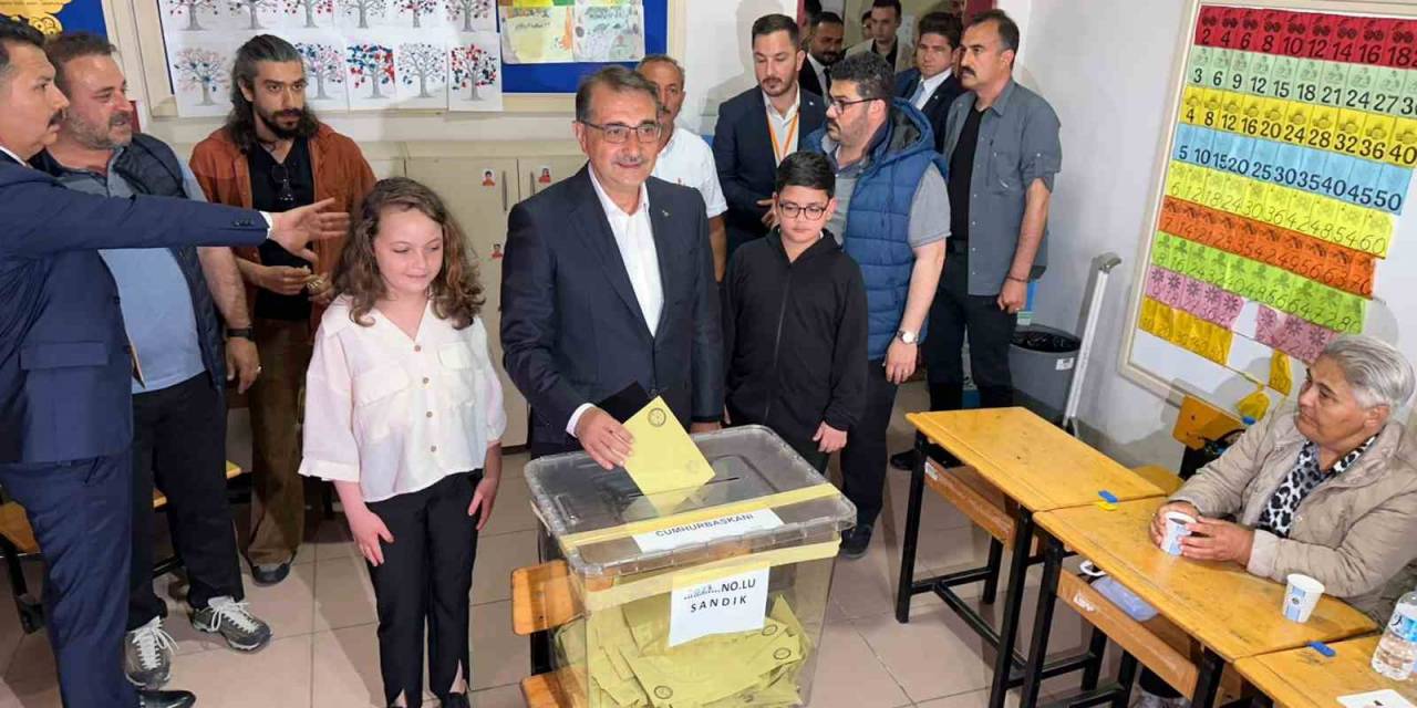 Bakan Dönmez Oyunu Eskişehir’de Kullandı