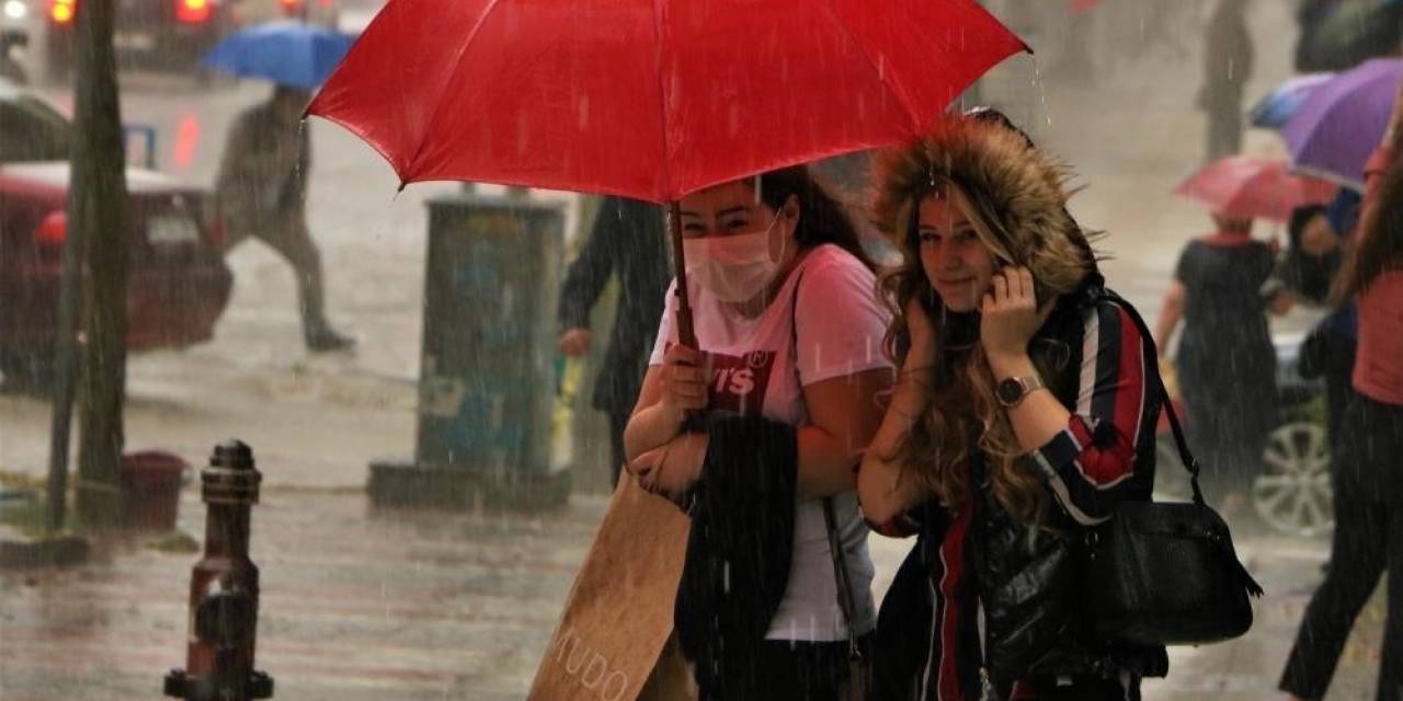 Denizli’de Kuvvetli Yağışlar Etkisini Sürdürecek