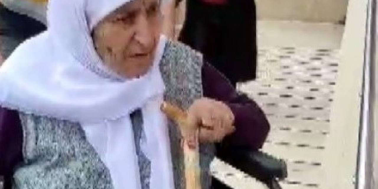 100 Yaşındaki Fatma Nine Oyunu Kullandı