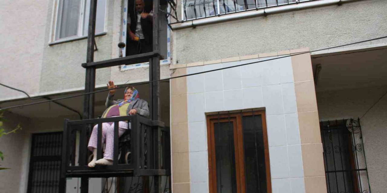 Oy Kullanmak İçin Tüm Engelleri Aştılar