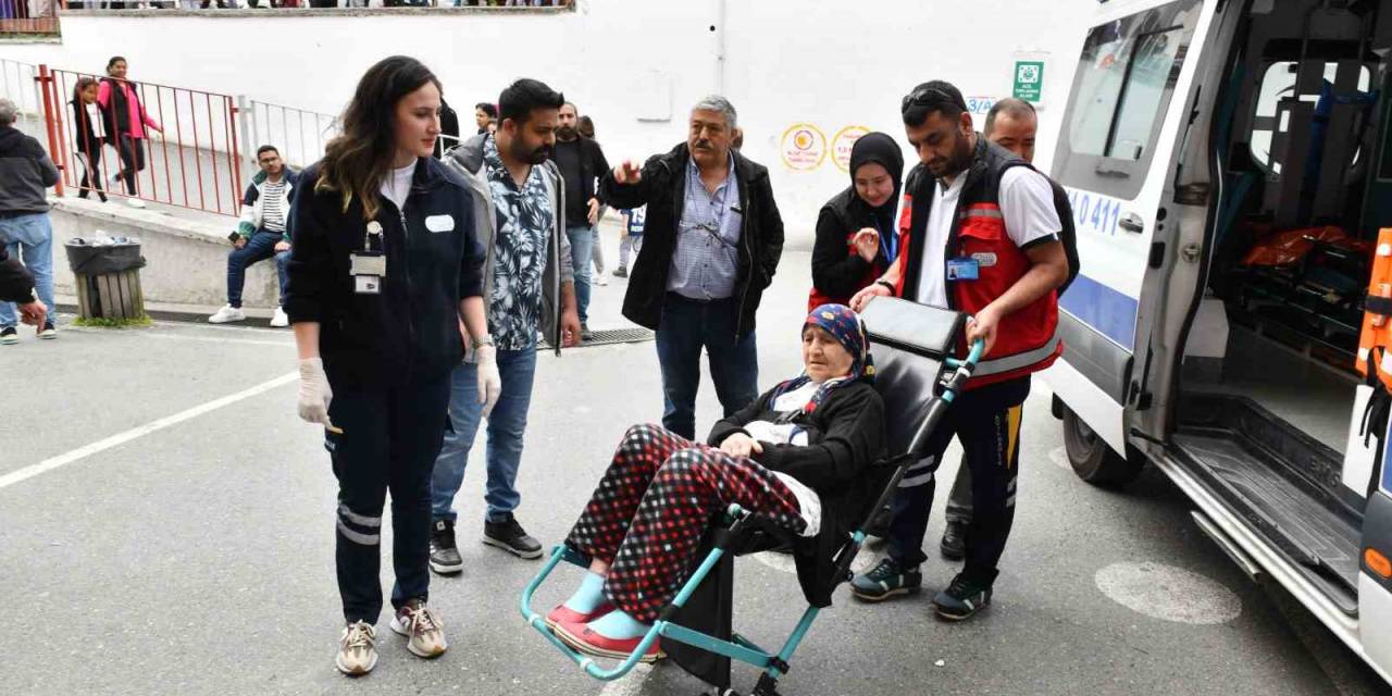 Esenyurt’ta Engelli Ve Yaşlılar Sandıklara Taşındı