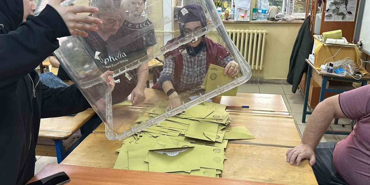 Sandıklar Kapandı Oy Sayımına Geçildi