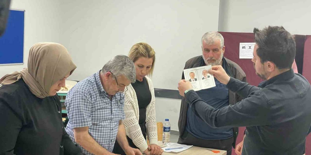 Bursa’da Cumhurbaşkanlığı İçin Sandıklar Açılmaya Başlandı