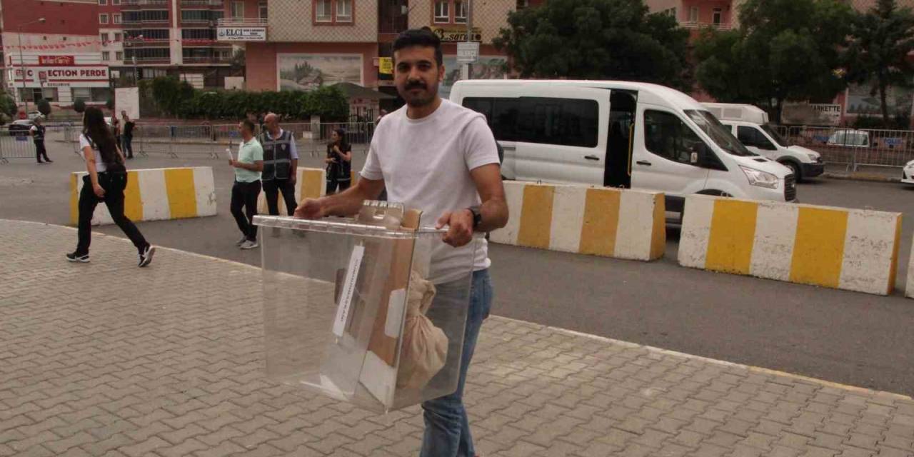 Batman’da Sayılan Oylar Seçim Kuruluna Getiriliyor