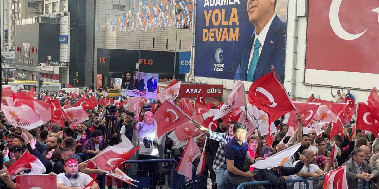 Bursalılar 15 Temmuz Demokrasi Meydanı’na Akın Etti