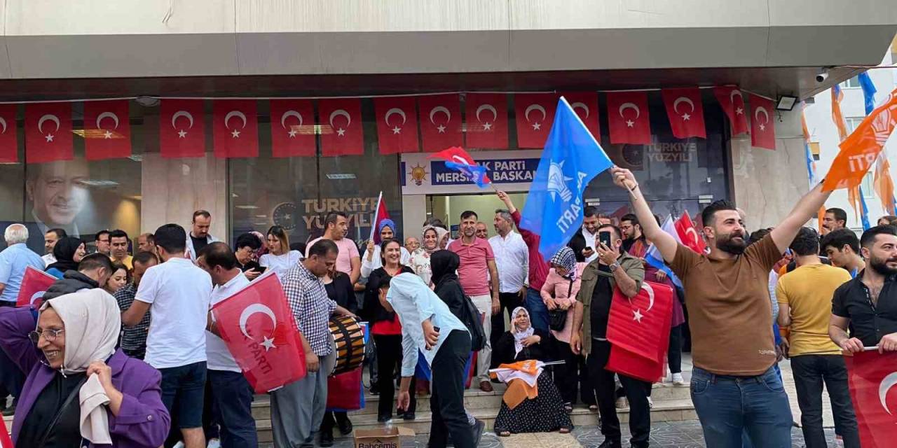 Mersin’de Kutlamalar Başladı