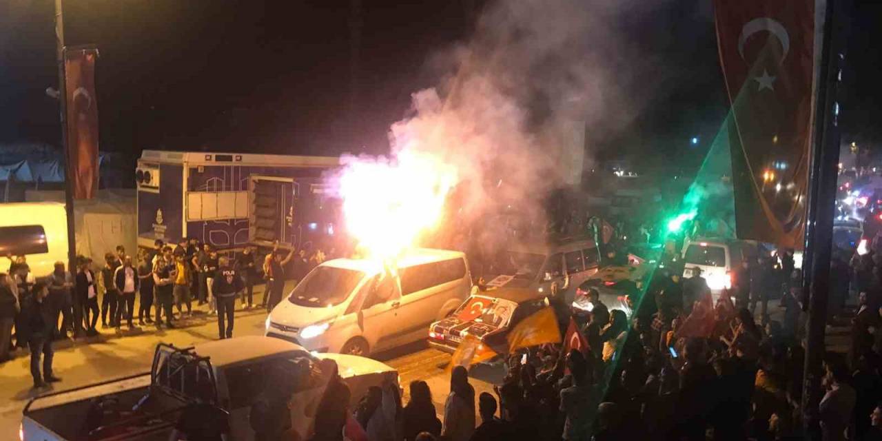 Malatya’da Vatandaşlar Sokaklara Döküldü