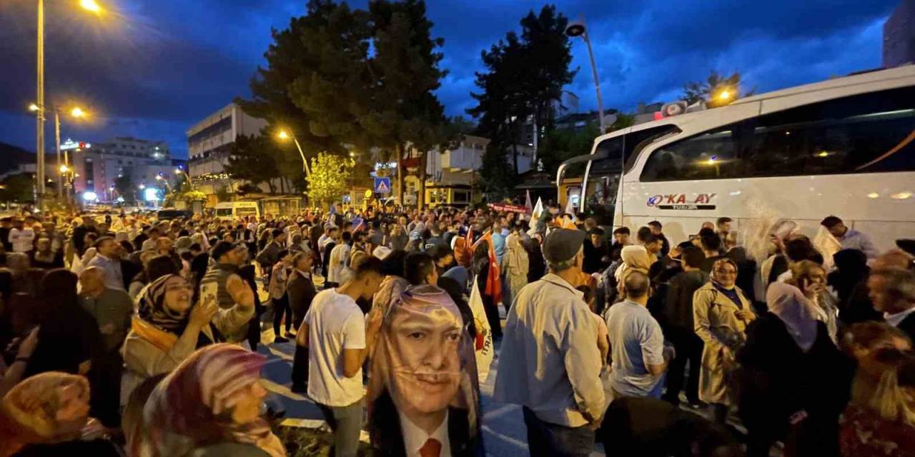 Çankırı’da Vatandaşlar Sokaklara Akın Etti